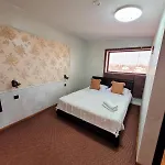 Mag Motel *